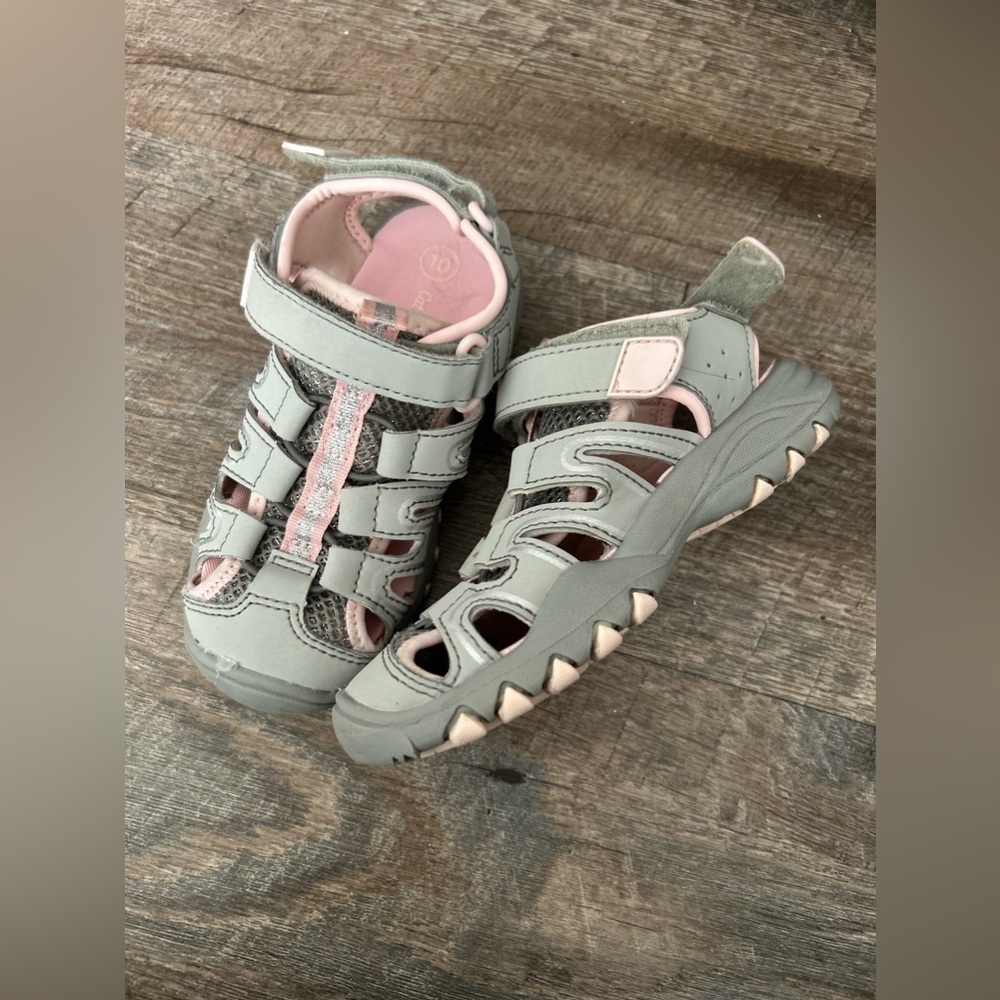 🌸 $10 SALE 🌸 Cat & Jack Girls Sandals